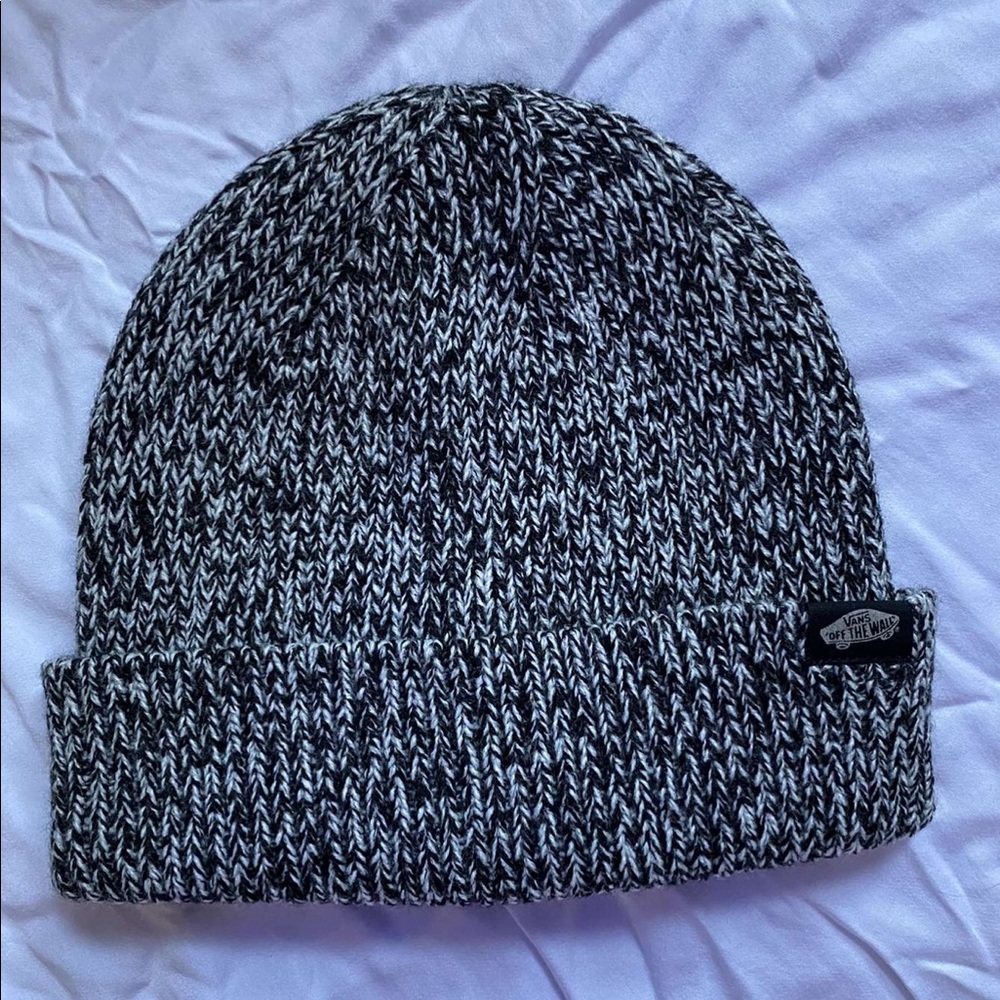 NWOT-vans beanie!!!